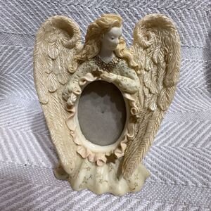 Vintage Oval Handmade Resin Angel Picture Frame United Design Corp